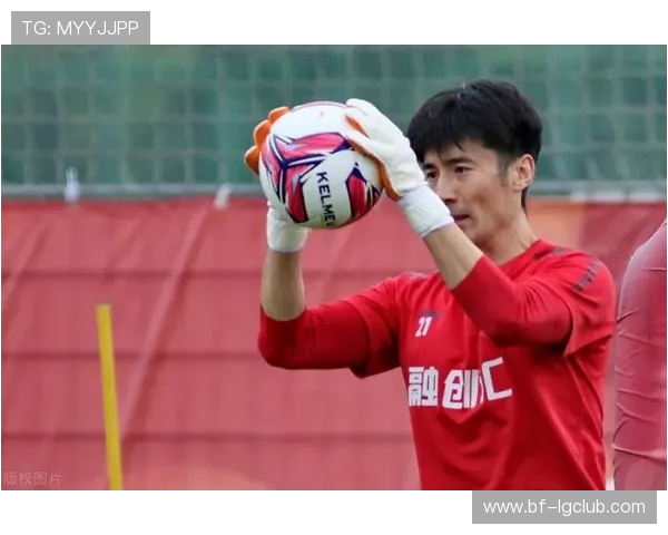 围绕成都蓉城足球挂饰展现球迷文化魅力的创意礼品设计方案探索篇 围绕成都蓉城足球挂饰展现球迷文化魅力的创意礼品设计方案探索篇